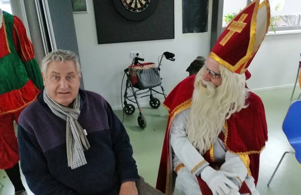 Sinterklaas in ‘de Helmer’ in de huiskamer